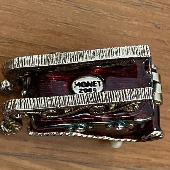 Monet Enamel Christmas Trinket Box Santa's Sleigh Metal 2009 Holiday Collectible - Picture 2 of 10